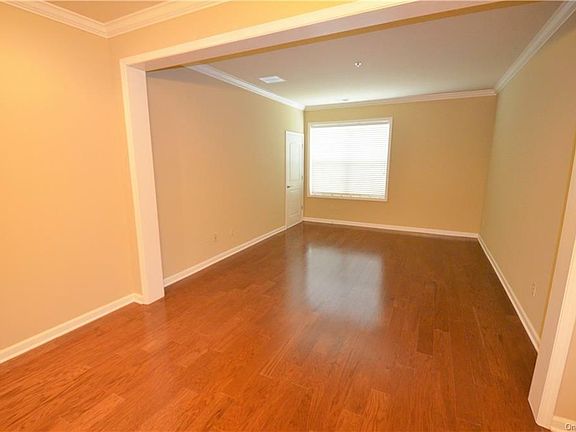 5th image of 303 Canter Ct