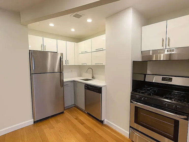 278 6th St #5C — Photo 2