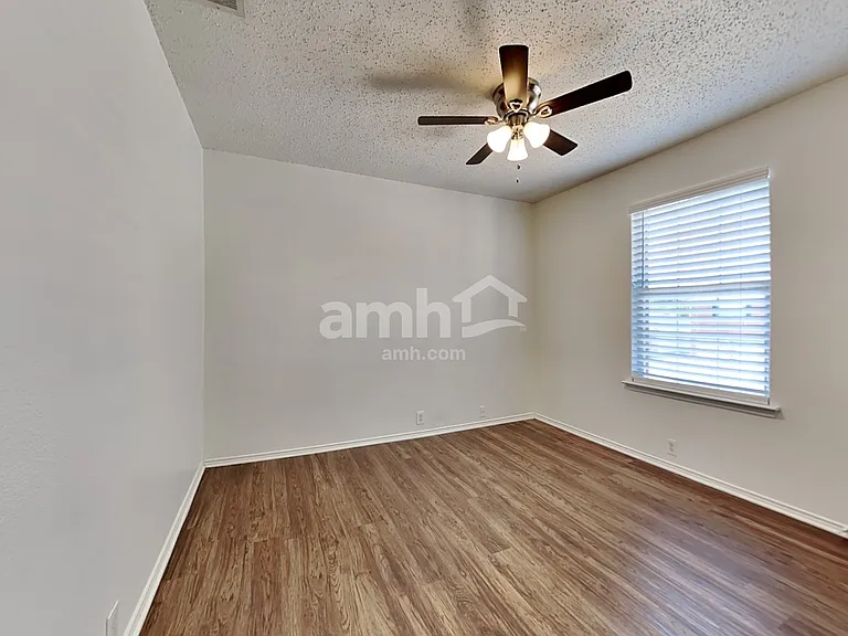 6735 Ambercrest Dr — Photo 19