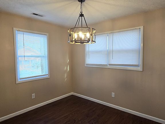 5th image of 527 Richmond St