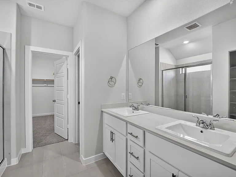 709 Summerberry Dr — Photo 8
