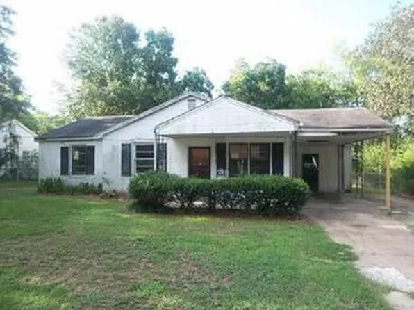715 Cloverhill Dr, Montgomery, AL 36105