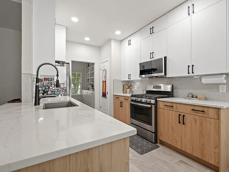 5707 Marchmont Ln — Photo 6