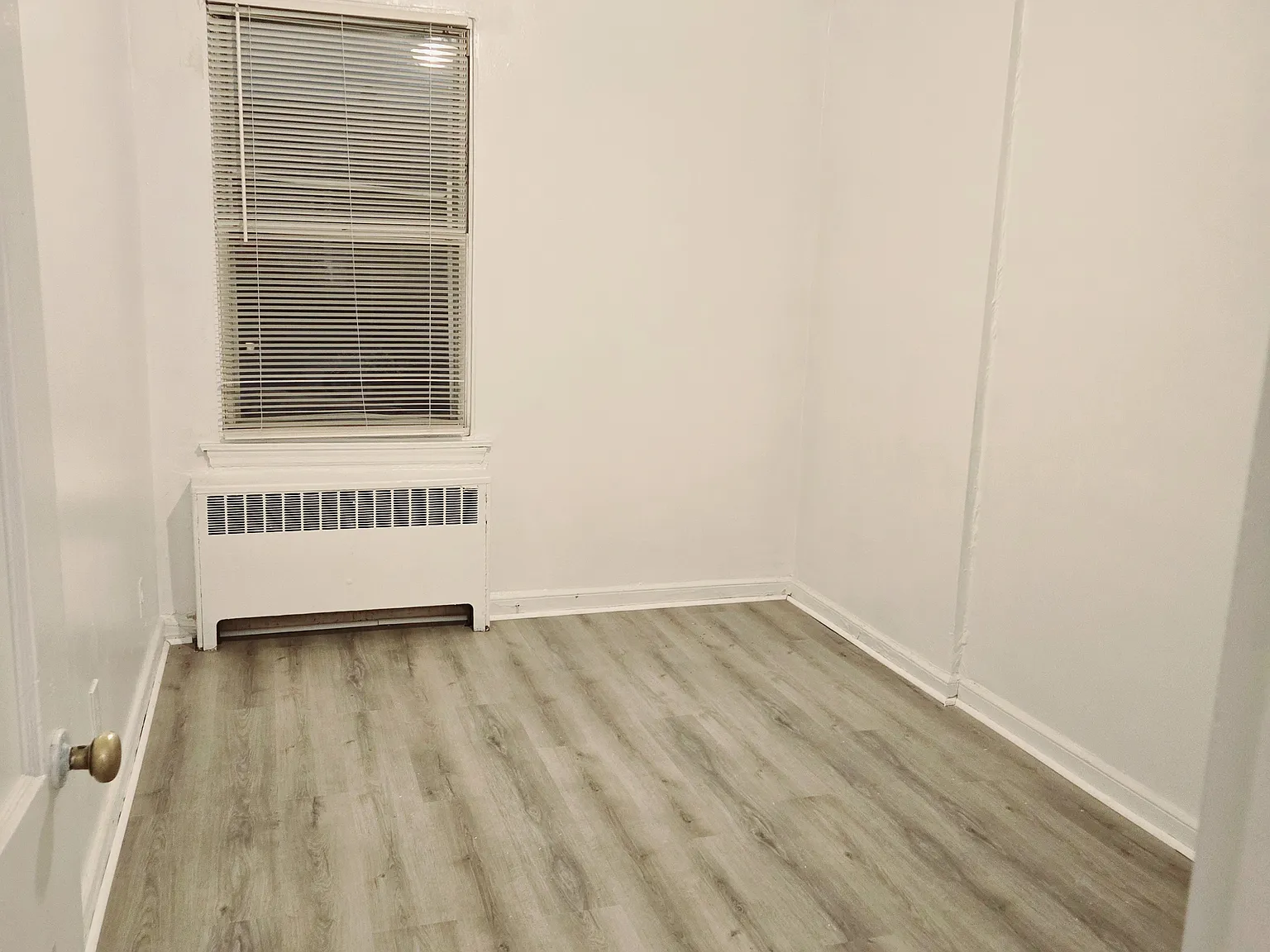 2 bed, 900 sqft, $1,300 — Photo 1