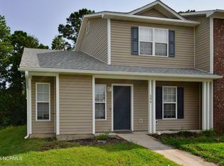 306 Meadowbrook Ln, Jacksonville, NC 28546