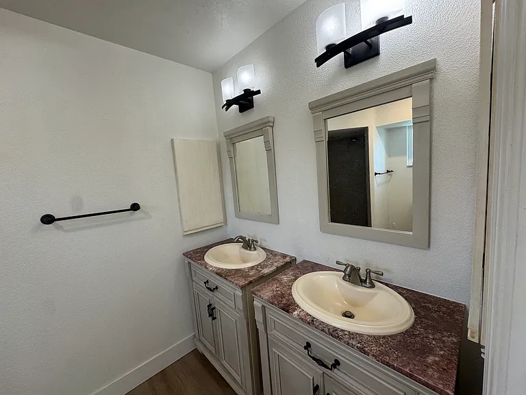 601 Shetland Cir — Photo 37
