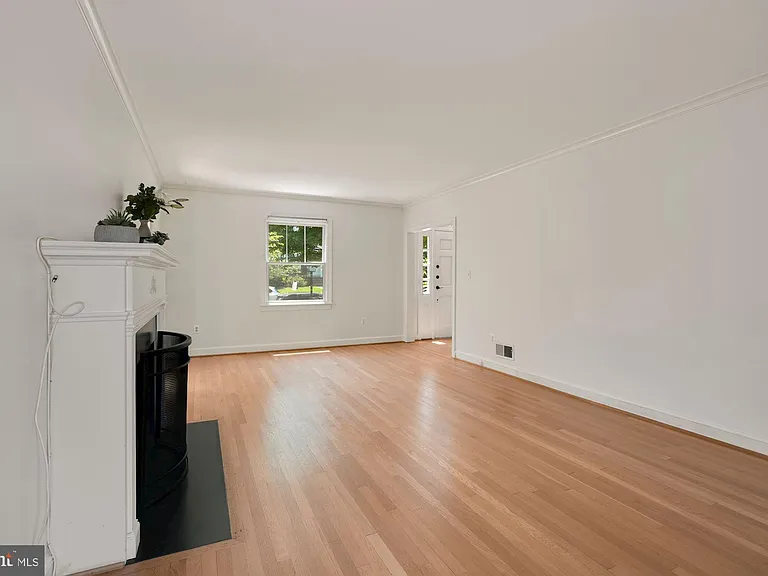 4505 Alton Pl NW — Photo 14