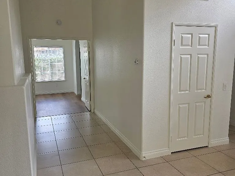 45104 Putting Green Ct — Photo 3