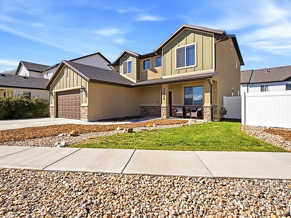 2nd image of 3034 S Edgewater Ln