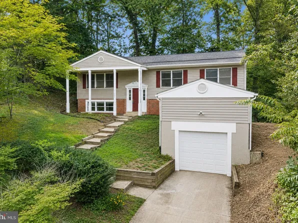15922 Edgewood Dr, Dumfries, VA 22025