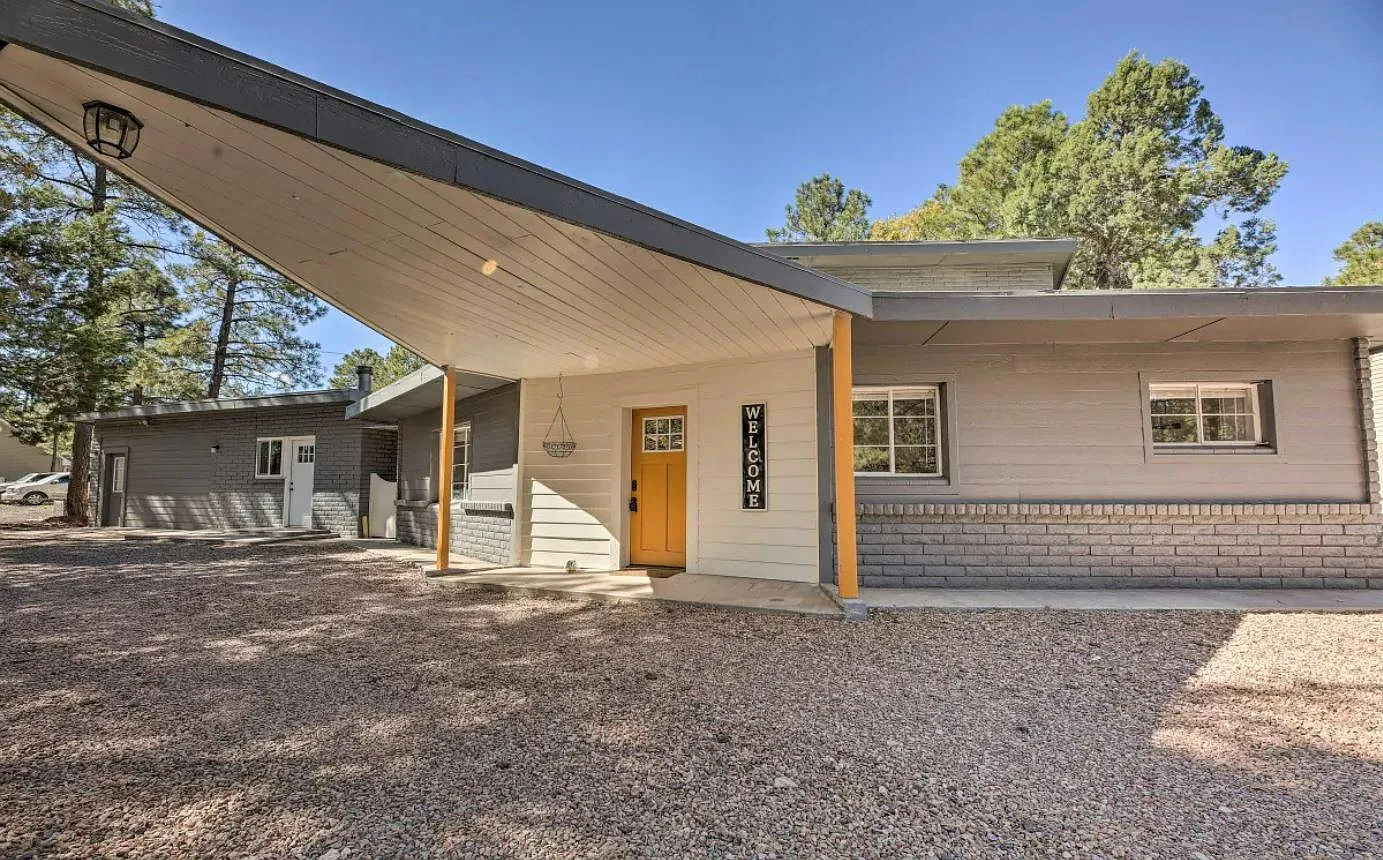 6576 Pond Dr — Photo 1