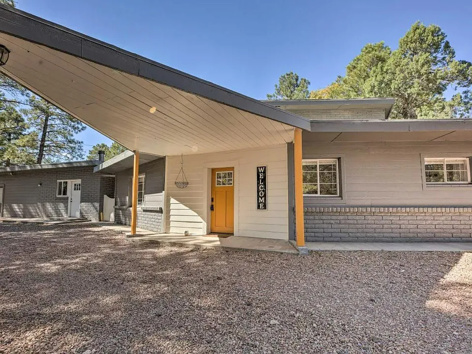 6576 Pond Dr