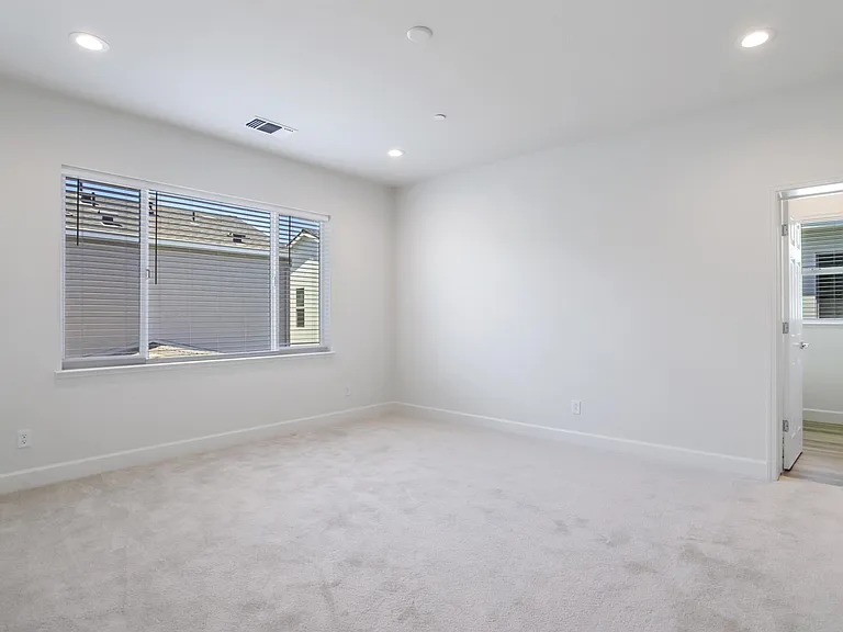2926 Granger St — Photo 10