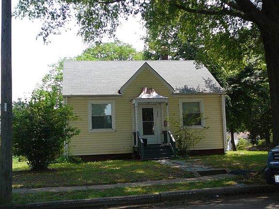2nd image of 1715 Carter St