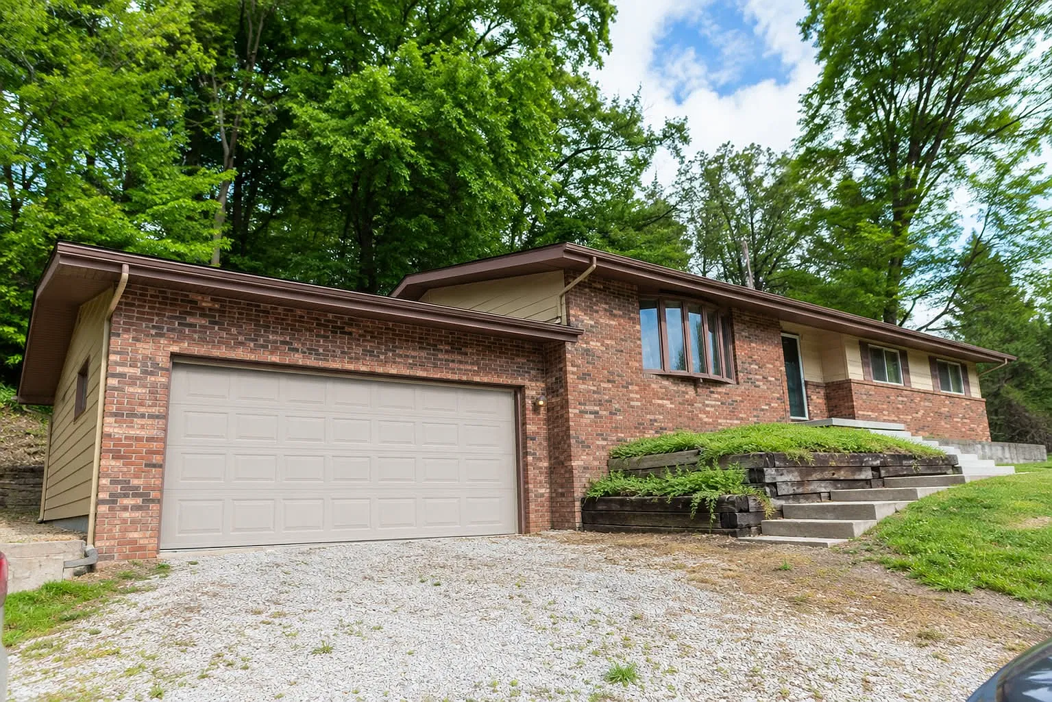 3 bed, 1.5 bath, 1336 sqft, $1,850 — Photo 1