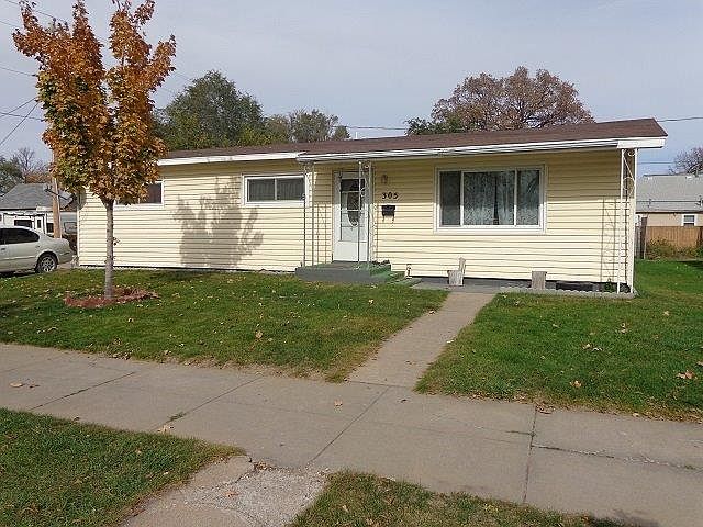 1st image of 305 W 10th St