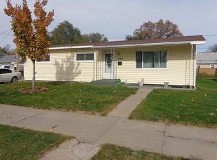 305 W 10th St, Lexington, NE 68850