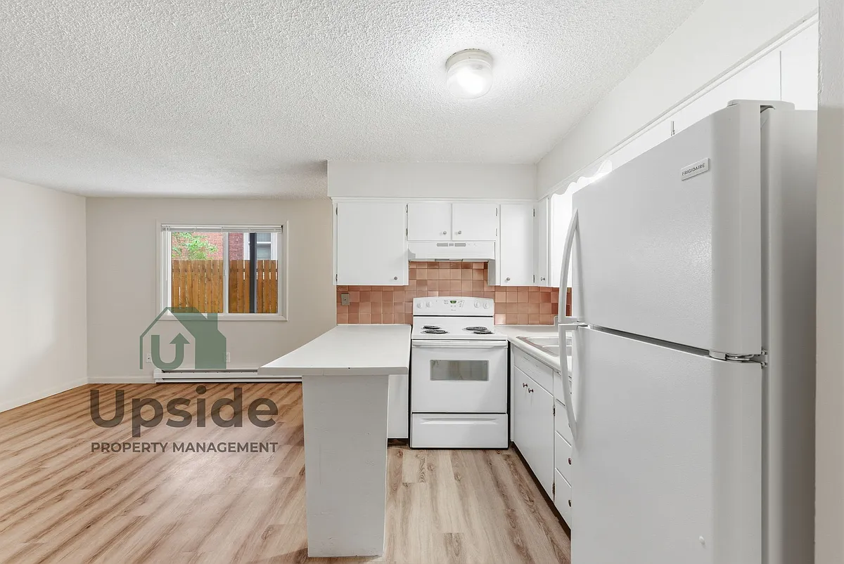 Building Photo - 217 E Sinto Ave #2