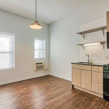 3rd image of 5051 N Kenmore Ave APT 410