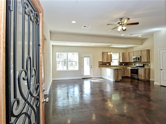 5th image of 103 Naalehu Ct