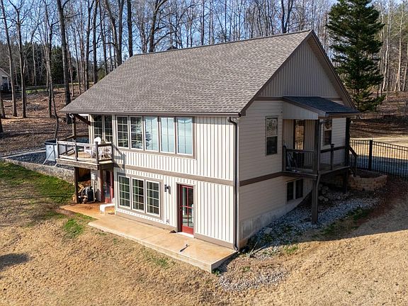 4th image of 398 Sloan Rd