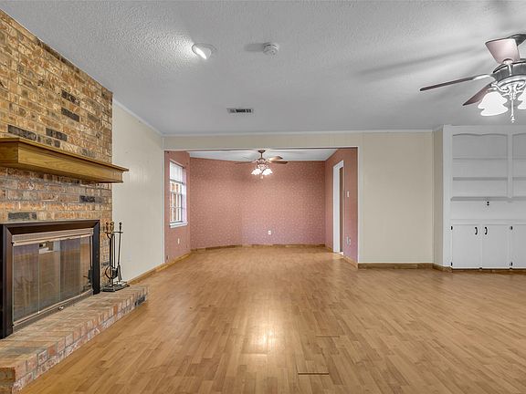5th image of 10002 Pinehurst St
