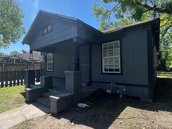2nd image of 105 E Adoue St #1