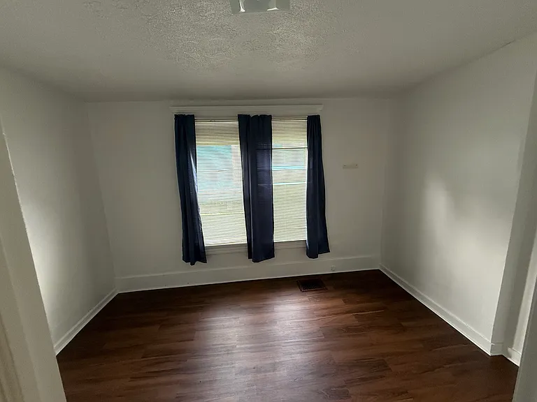 328 W Church St — Photo 10