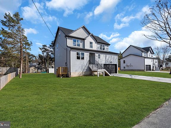 3rd image of 16 Plantation Dr