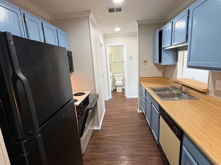 400 W South Town Dr #402 — Photo 60
