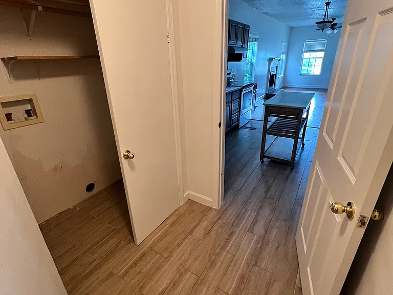 805 Mountain Creek Rd — Photo 4