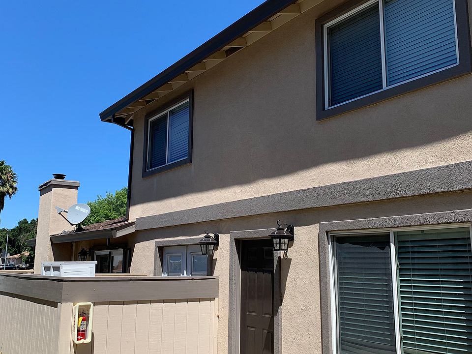 2nd image of 1960 Aletha Ln APT 3