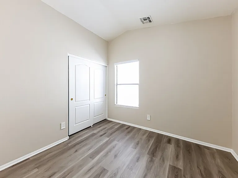 12429 W Montebello Ave — Photo 13