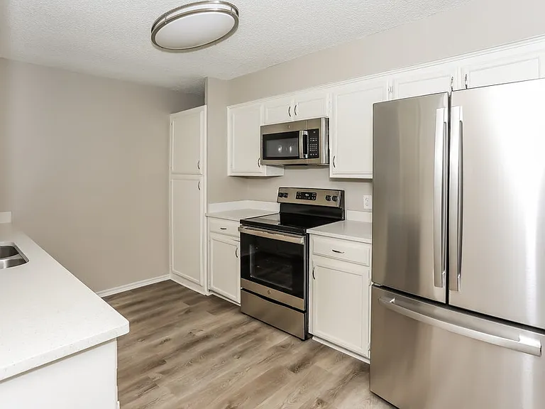 6004 Cool Springs Dr — Photo 6