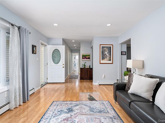 3rd image of 4 Shelley Court