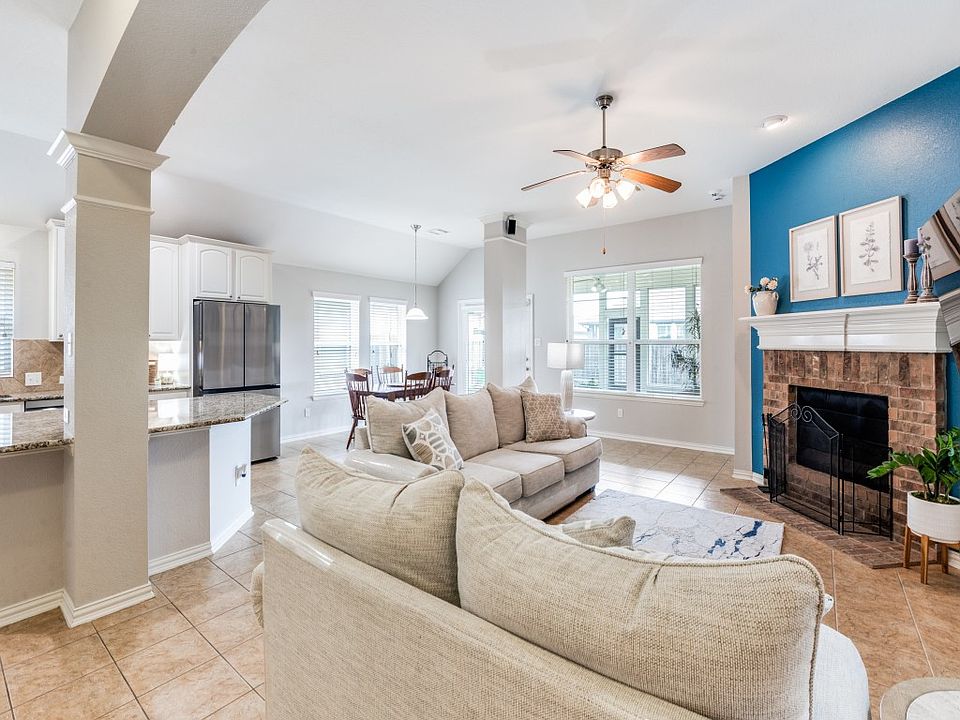 1st image of 705 Lovebird Ln