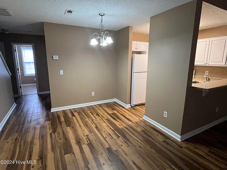 5146 Lamppost Cir — Photo 3