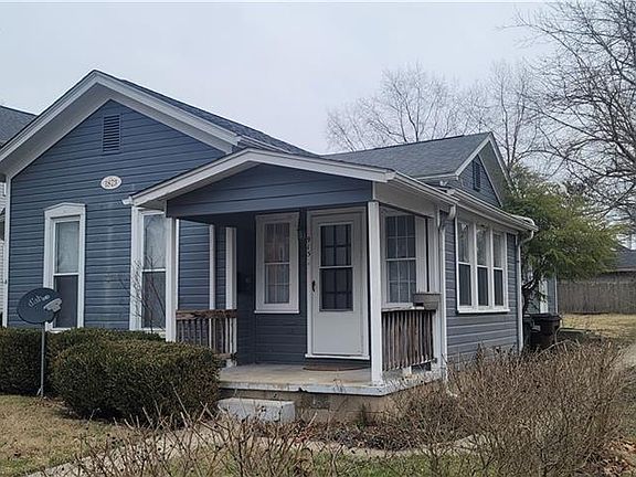 3rd image of 909 S Detroit St