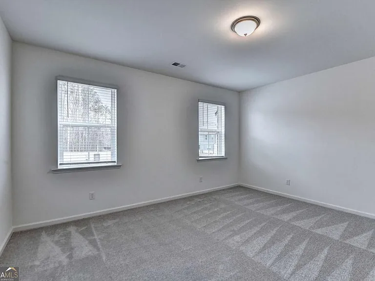 477 Danville Ave — Photo 4
