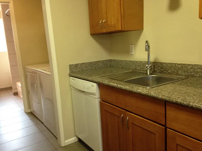 6441 N Wilbur Ave — Photo 5