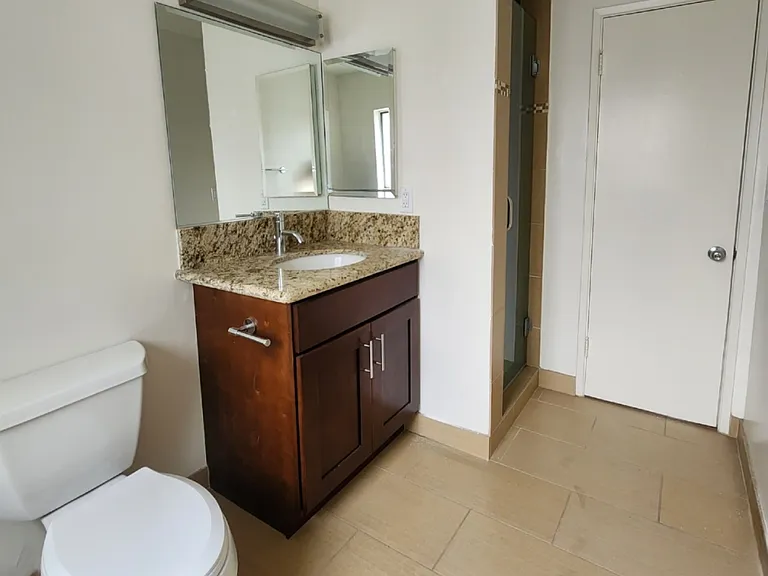 1850 Greenfield Ave #12 — Photo 11