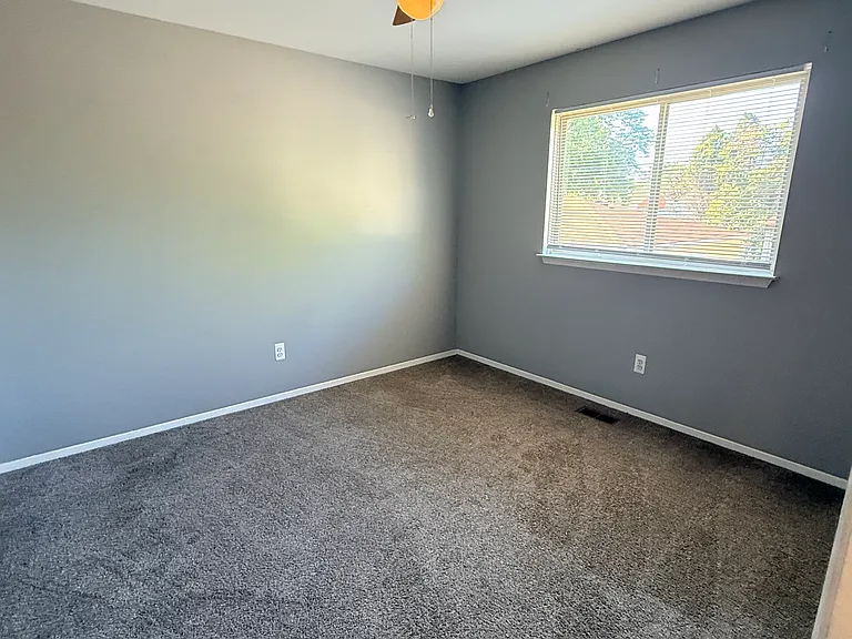 28610 Leona St — Photo 6
