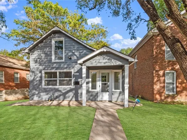1123 3rd Ave, Leavenworth, KS 66048