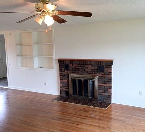 5th image of 1549 Lewis Ave