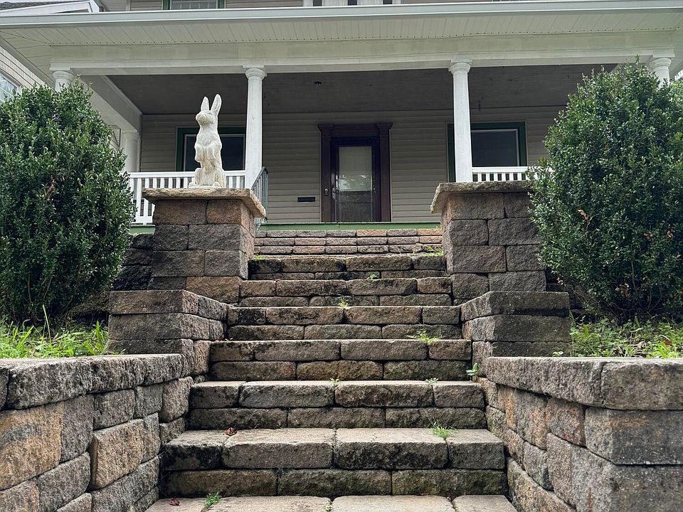 1st image of 1108 N Fountain Ave