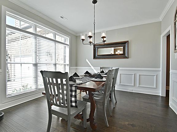 5th image of 12828 Edgebrook Way