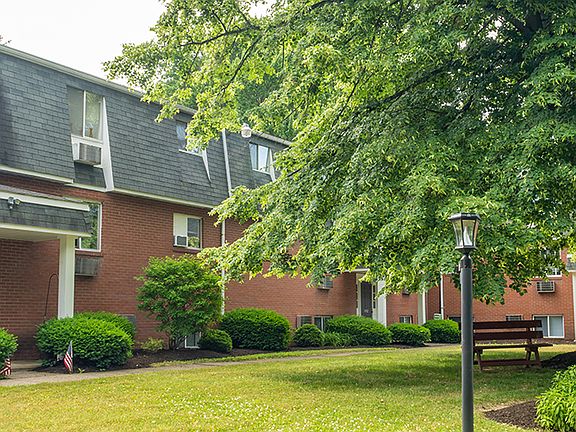 3rd image of 4784 S Blvd Nw #21069d37f