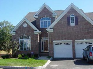 10 Laysbeth Ct, Old Bridge, NJ 08857