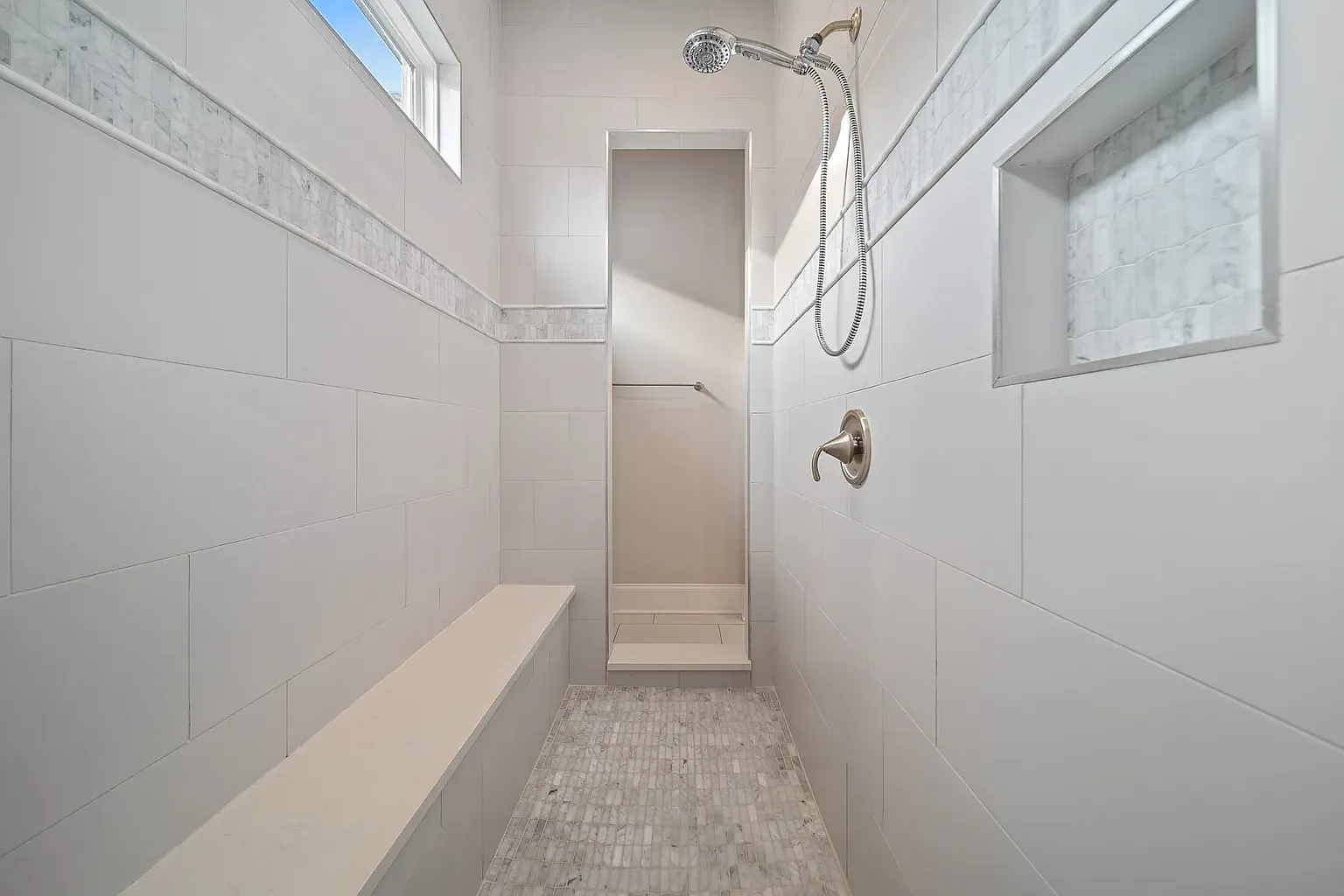 4 bed, 4260 sqft, $10,180 — Photo 3