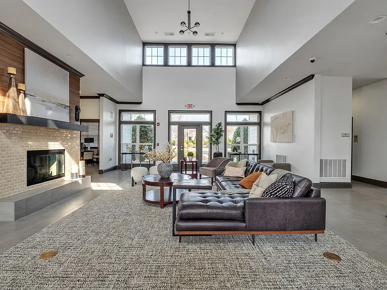 Enclave at Bailes Ridge Apartments — Photo 10